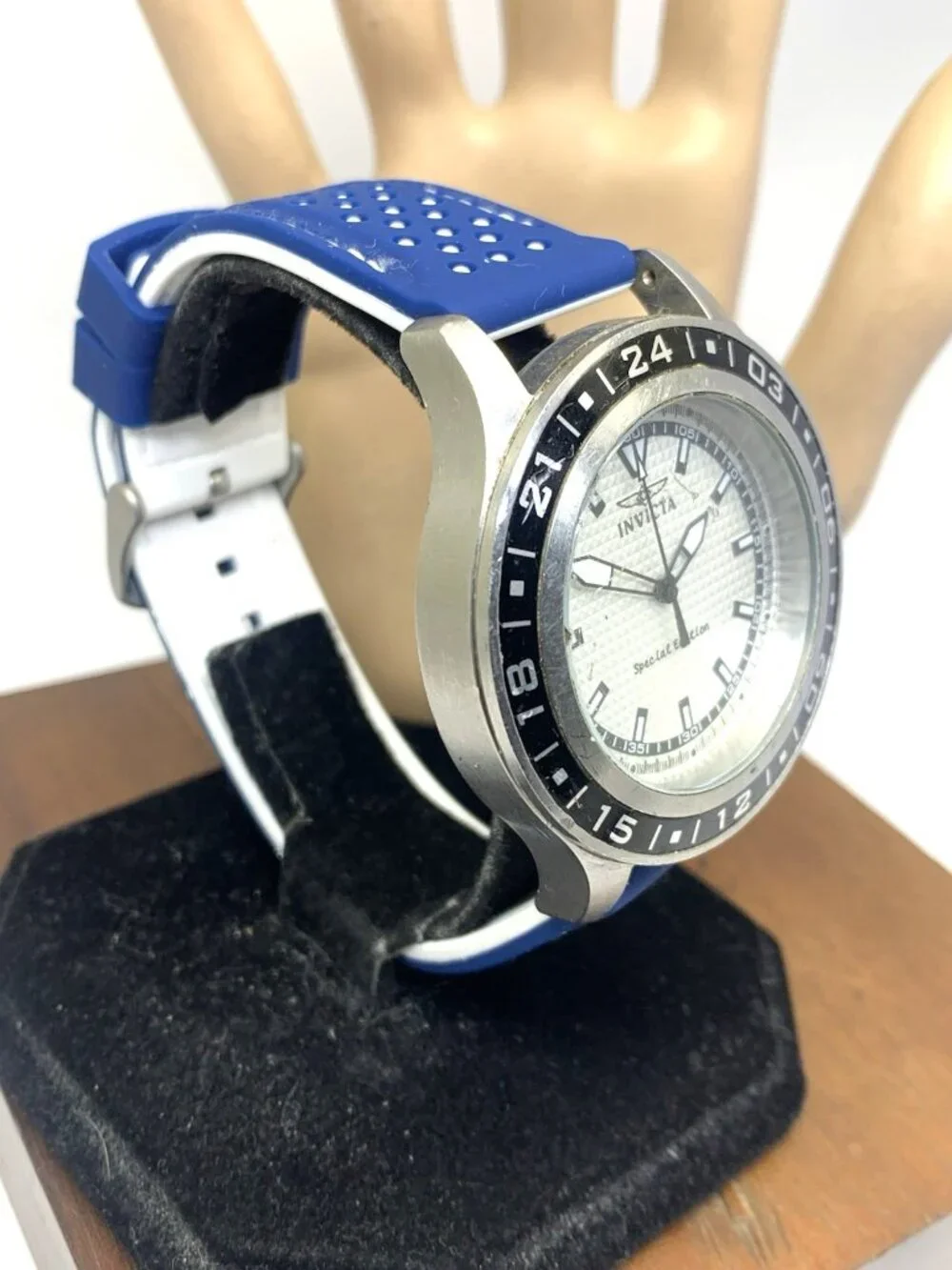 Invicta Men's Watch 15223 Specialty Quartz Silver Dial Rubber Strap 45mm